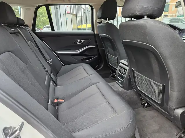 BMW 3 Series view 11
