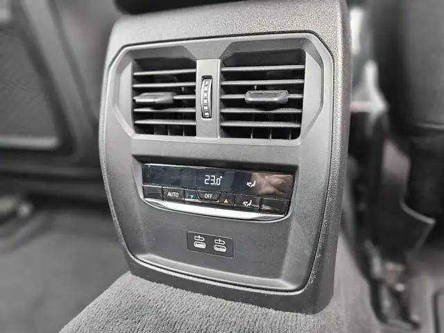 BMW 3 Series view 15