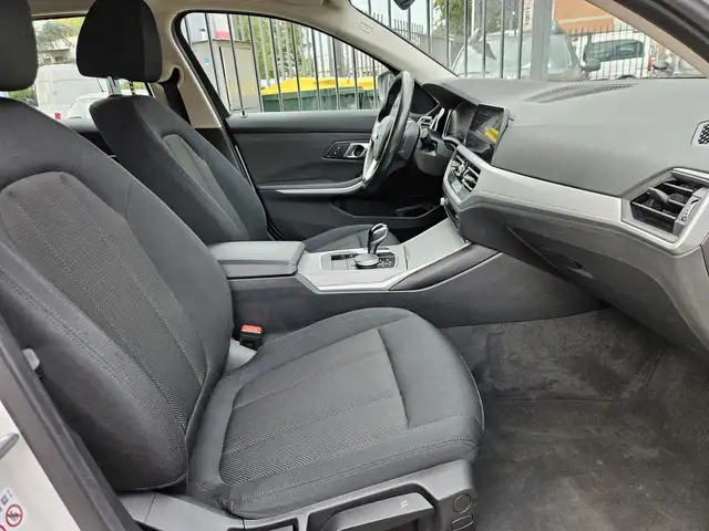 BMW 3 Series view 10