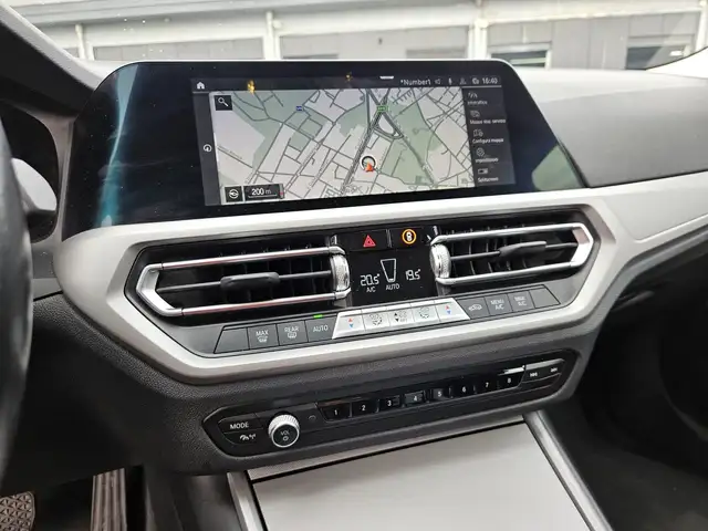BMW 3 Series view 13