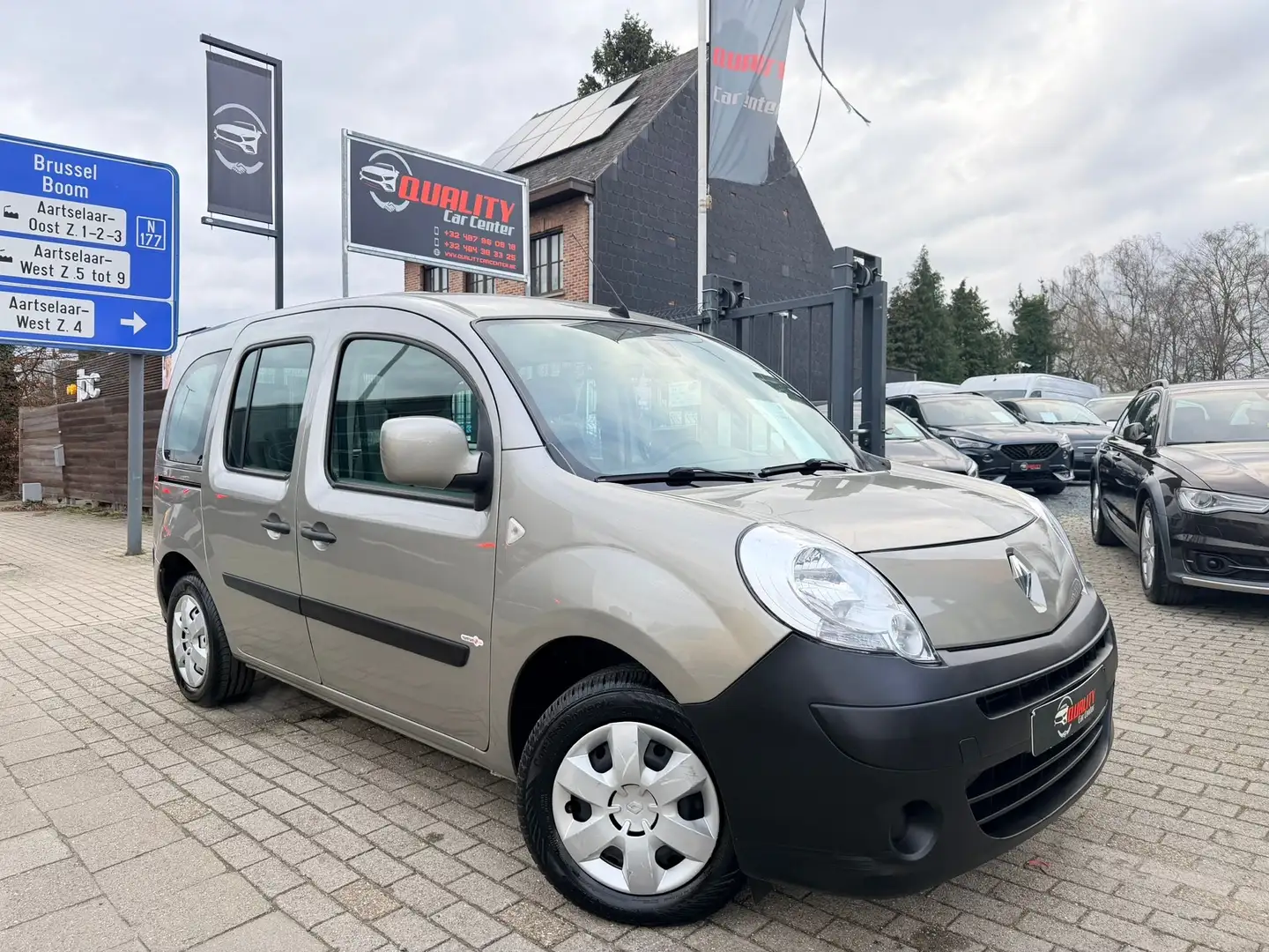 Renault Kangoo TOM TOM TPMR INVALIDE WAGEN AUTOMAAT 096000km 1.6i Gris - 2