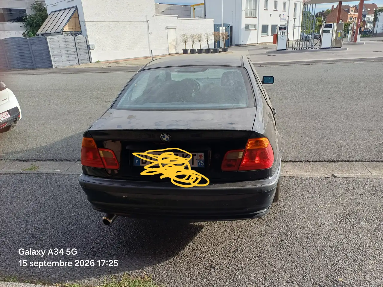 BMW 318i, foto 1