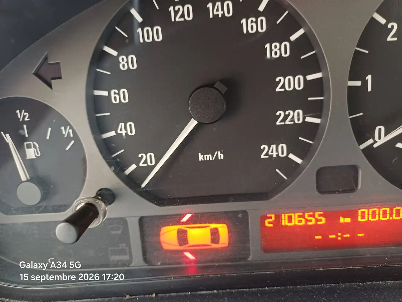 BMW 318i, foto 4