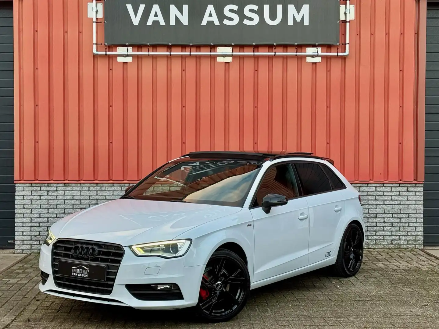 Audi A3 Sportback 1.4 TFSI S-Line Maxton Pano Stoelvw PDC Beyaz - 1