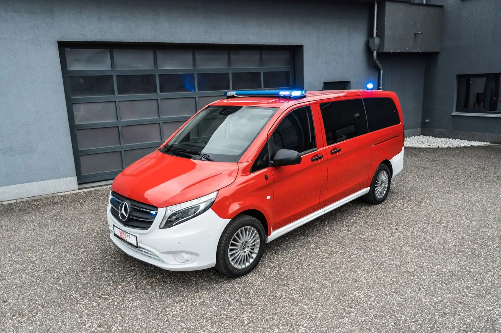 Mercedes-Benz Vito Tourer 119 CDI 4x4 lang *Feuerwehr MTW,MTF* Rot - 1