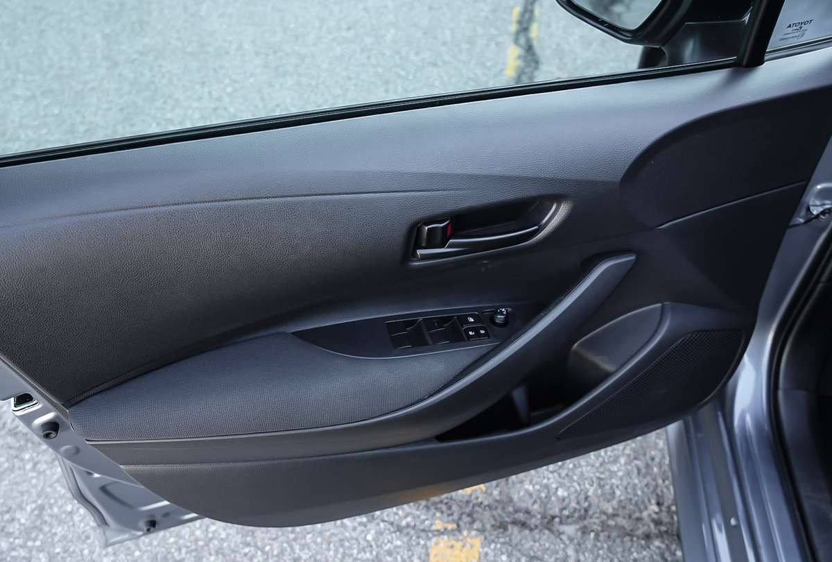2026 Toyota Corolla LE Upgrade — photo 5