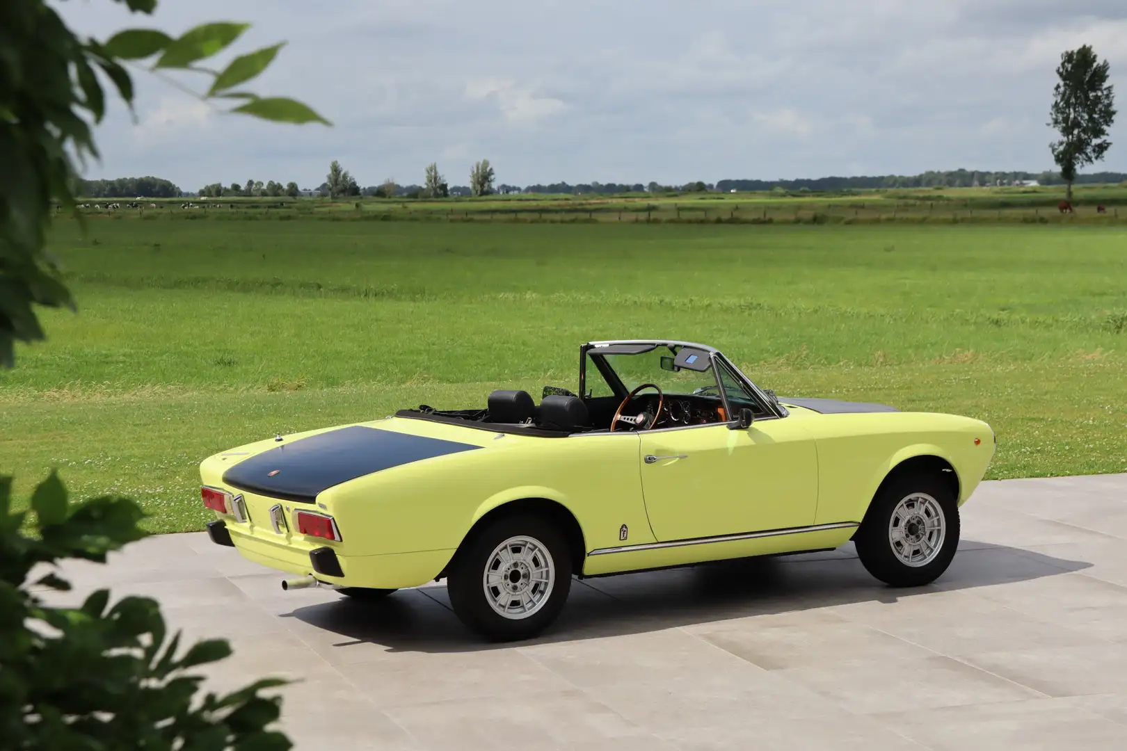 Fiat 124 Spider Sport CS1 Geel - 2
