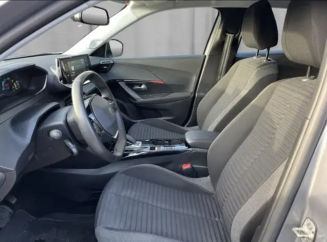 Peugeot 2008 view 7