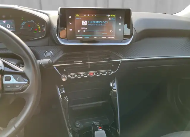 Peugeot 2008 view 9