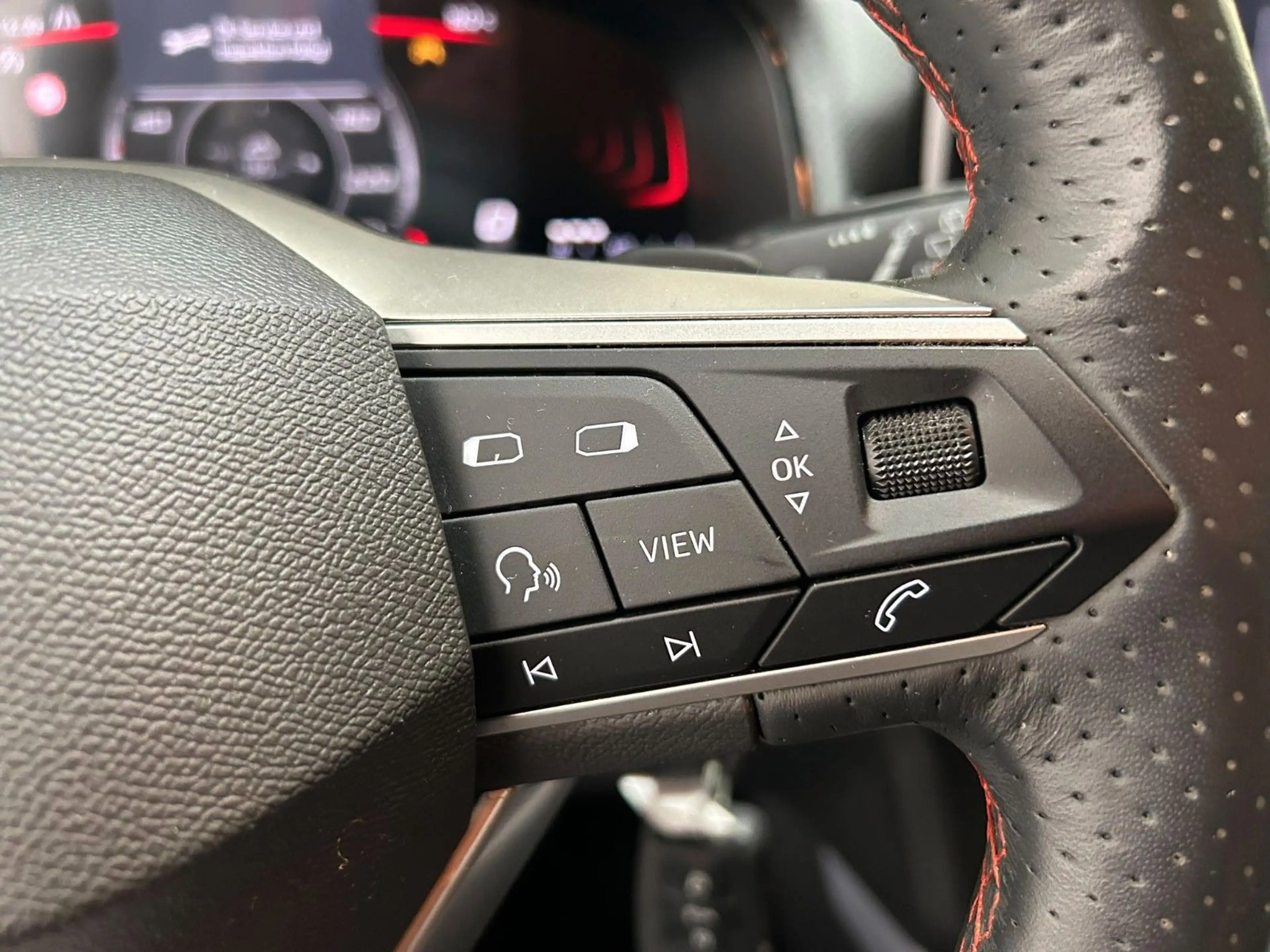 SEAT Arona FR DSG Navi Kamera Sitzheizung  Tempo — photo 7