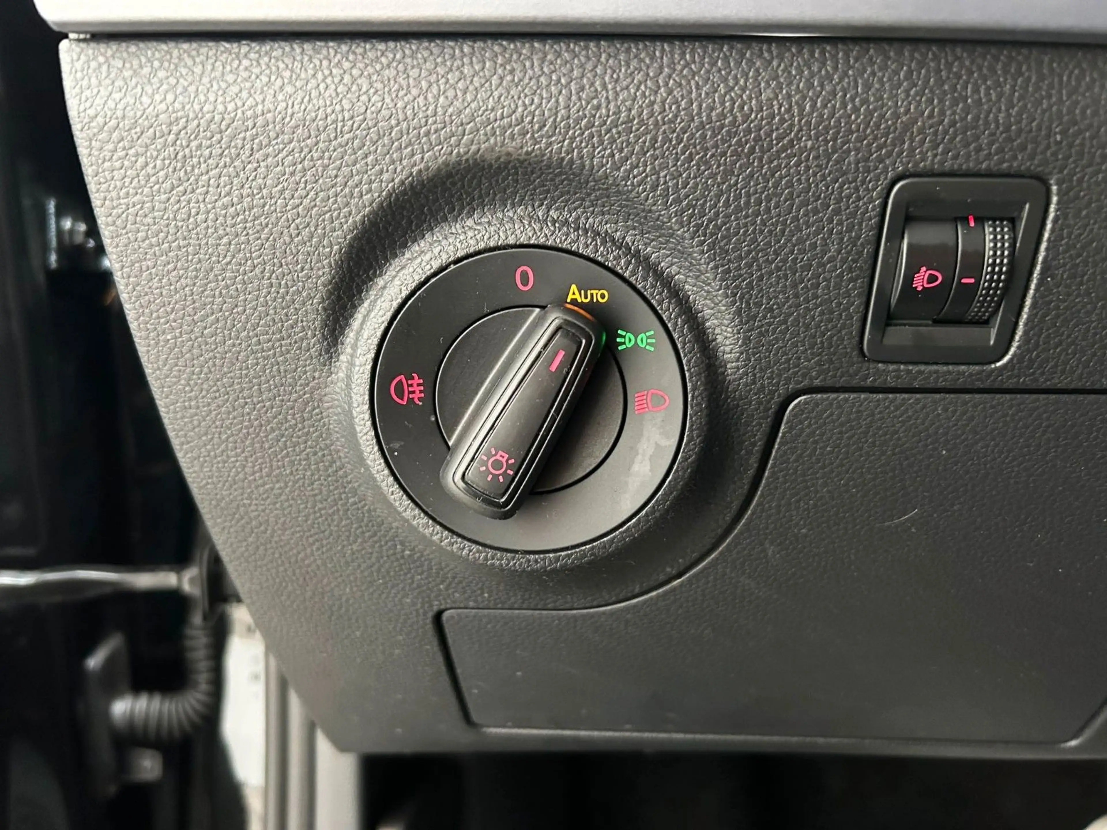 SEAT Arona FR DSG Navi Kamera Sitzheizung  Tempo — photo 10