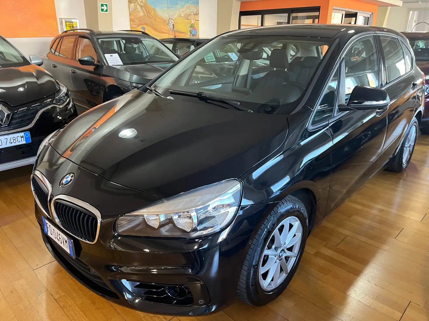 BMW 214 214d Active Tourer Fekete - 1