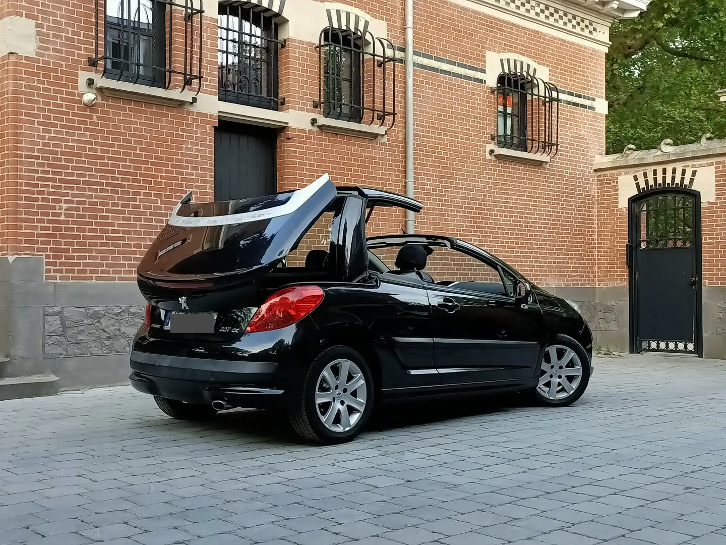 Peugeot 207 CC 1.6 VTi 120ch Cabriolet 119 323 km top véhicule - 1