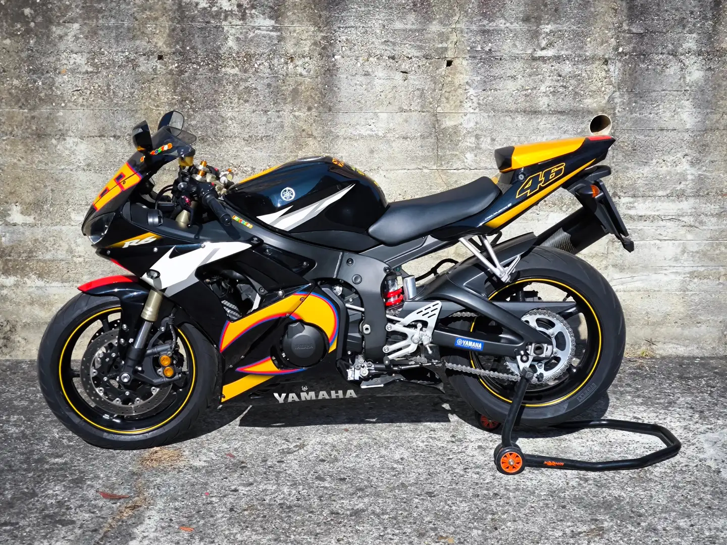 Yamaha YZF-R6 VR46 Rossi Edition Negro - 2