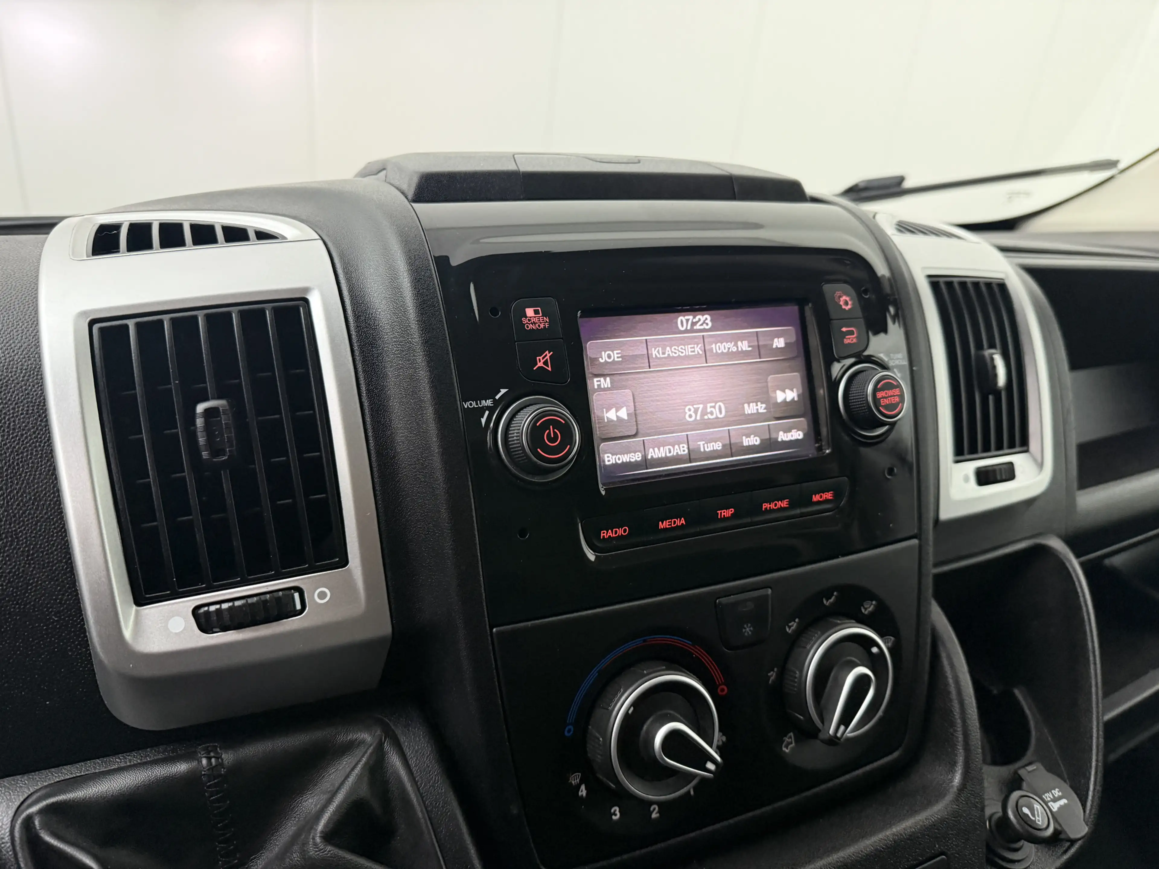 Peugeot Boxer 2.2BlueHDi 165PK L3H2 Zwaar Grip | 2xSchuifdeur | — photo 17