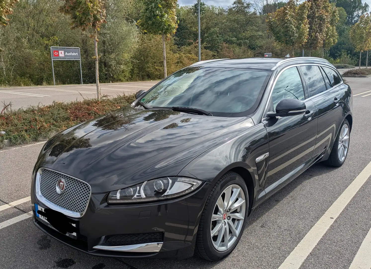 Jaguar XF XF 2.2 Diesel Sportbrake Schwarz - 1