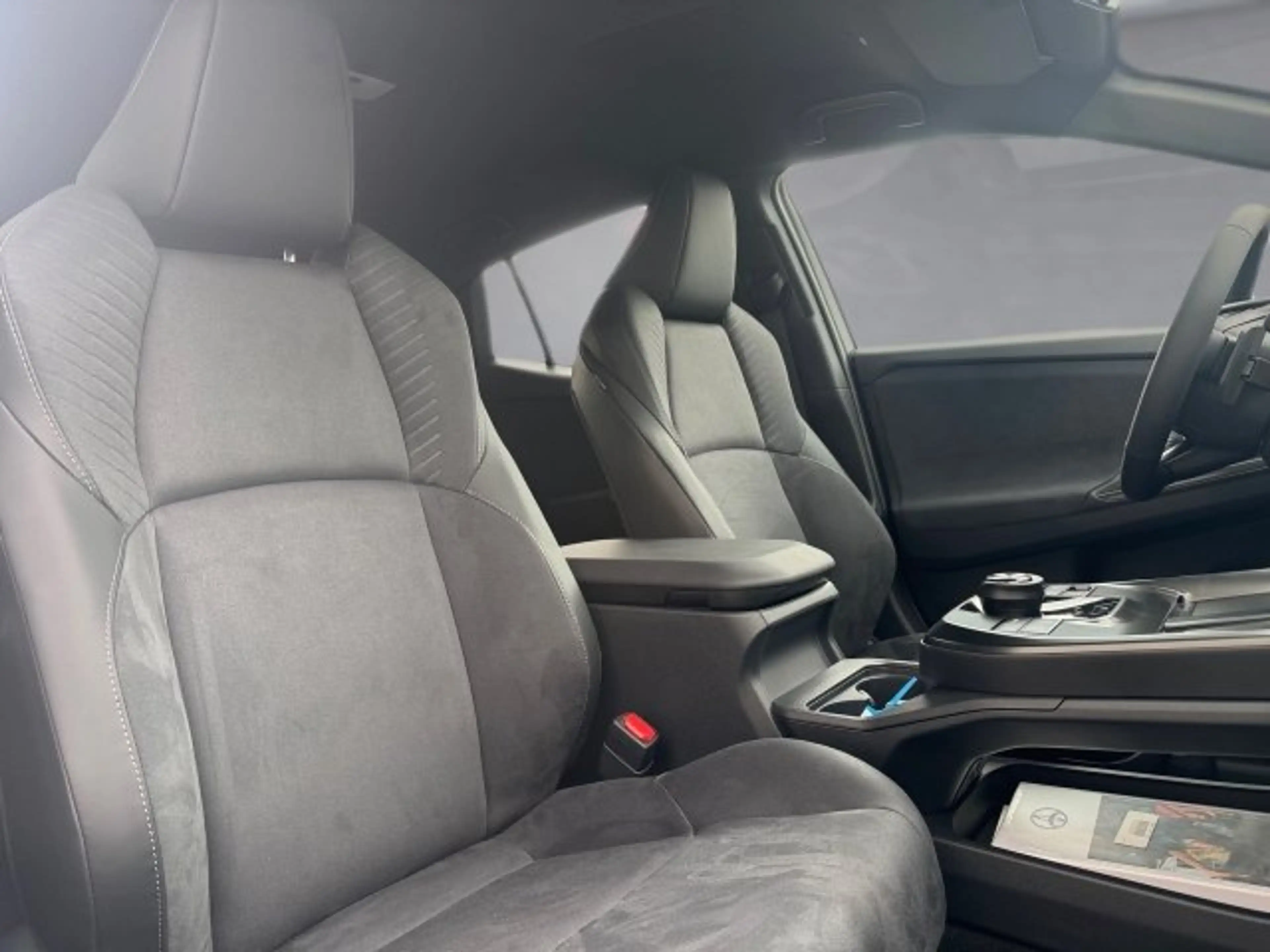 Toyota C-HR+ Toyota C-HR+ 5-Türer Lounge Elektromotor / 77 kWh, — photo 6