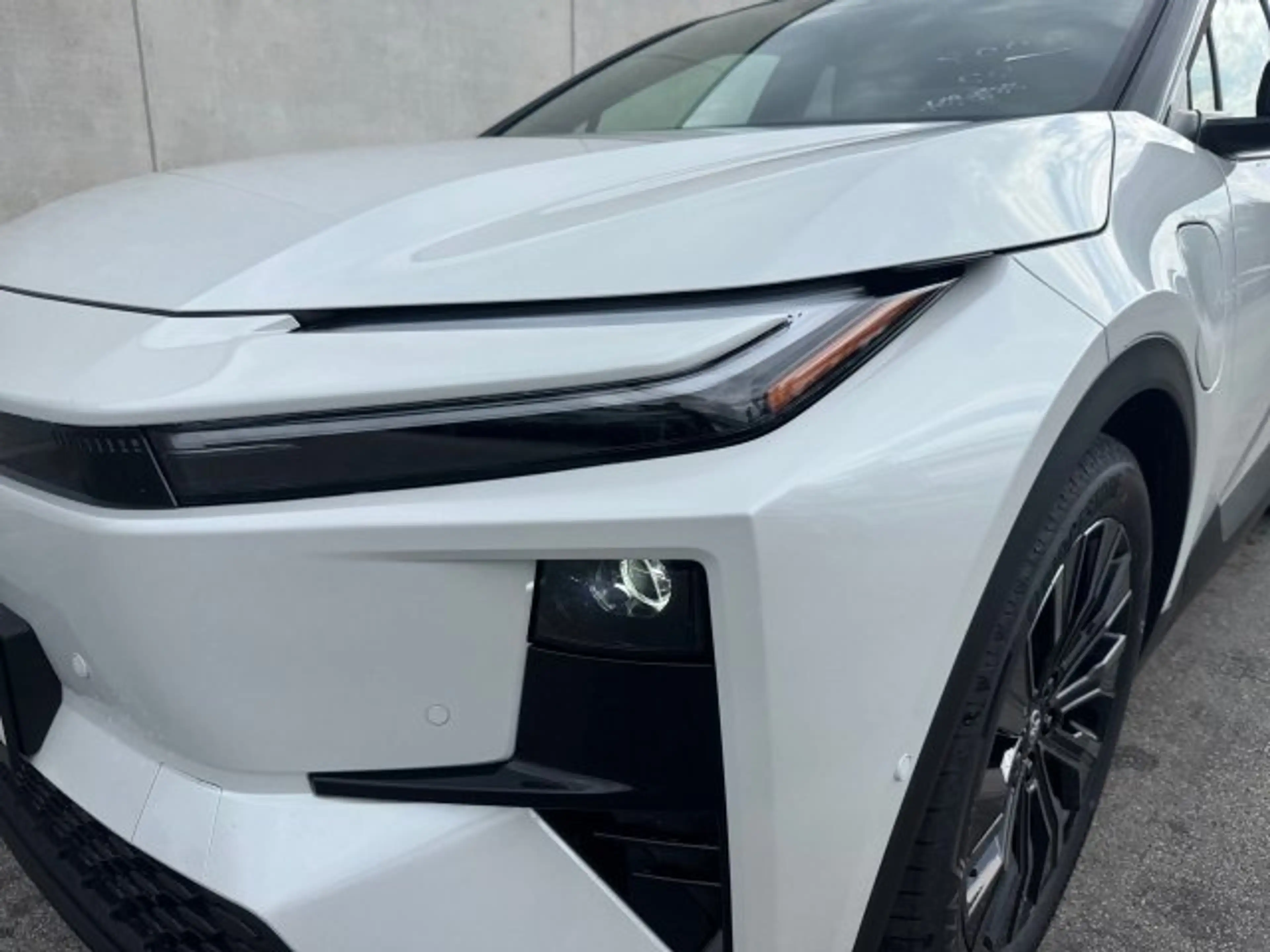 Toyota C-HR+ Toyota C-HR+ 5-Türer Lounge Elektromotor / 77 kWh, — photo 12