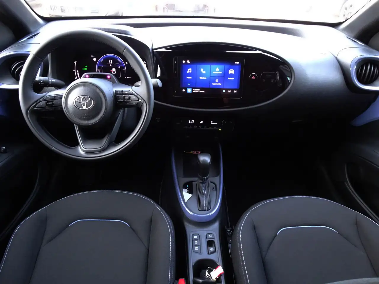 Toyota Aygo X 1.5 Hybrid 115 CV 5 porte, миниатюра 11