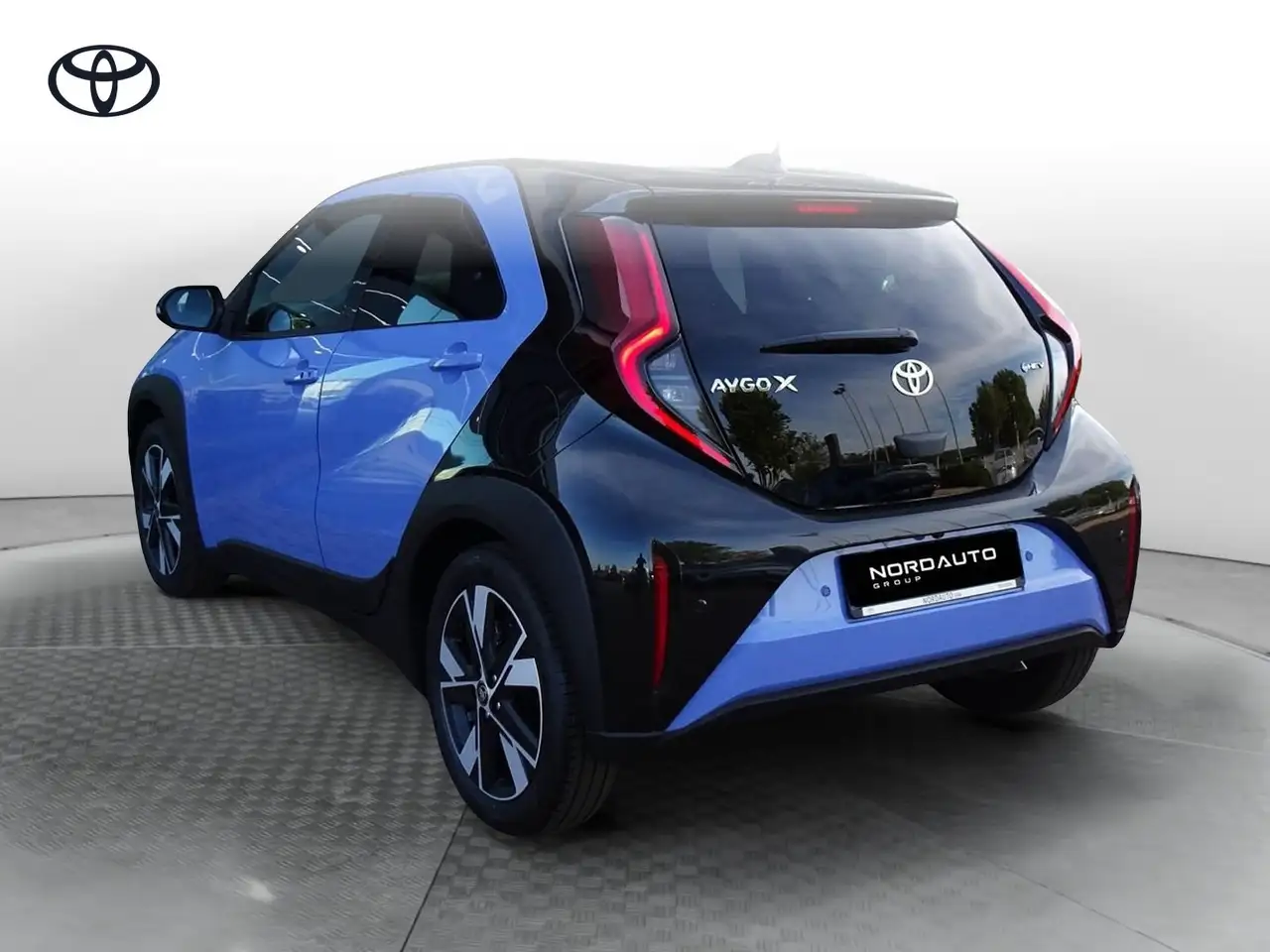 Toyota Aygo X 1.5 Hybrid 115 CV 5 porte, миниатюра 3