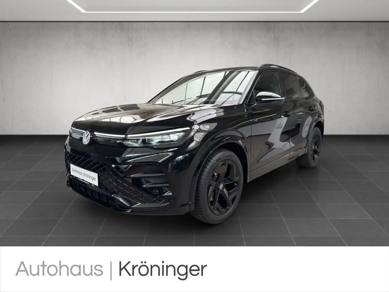 Volkswagen Tiguan R-Line R-Line 1.5eTSI DSG AHK ACC Kamera — photo 1 of 20
