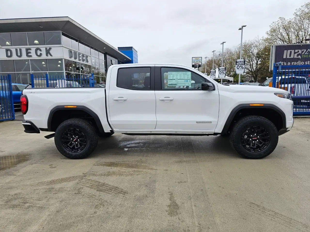 GMC Canyon снимка GMC Canyon