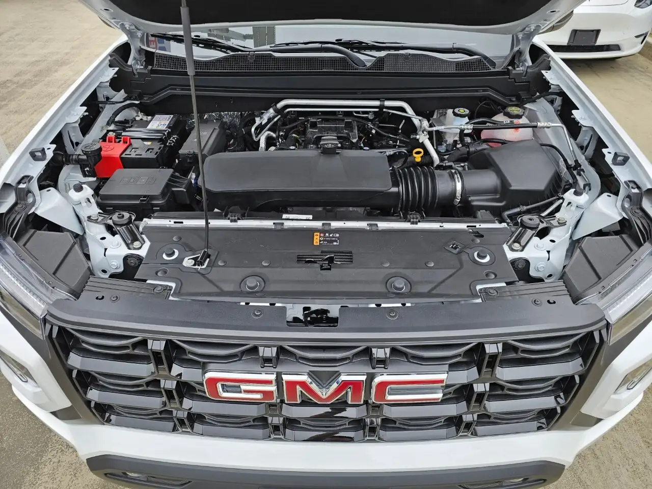 GMC Canyon снимка GMC Canyon
