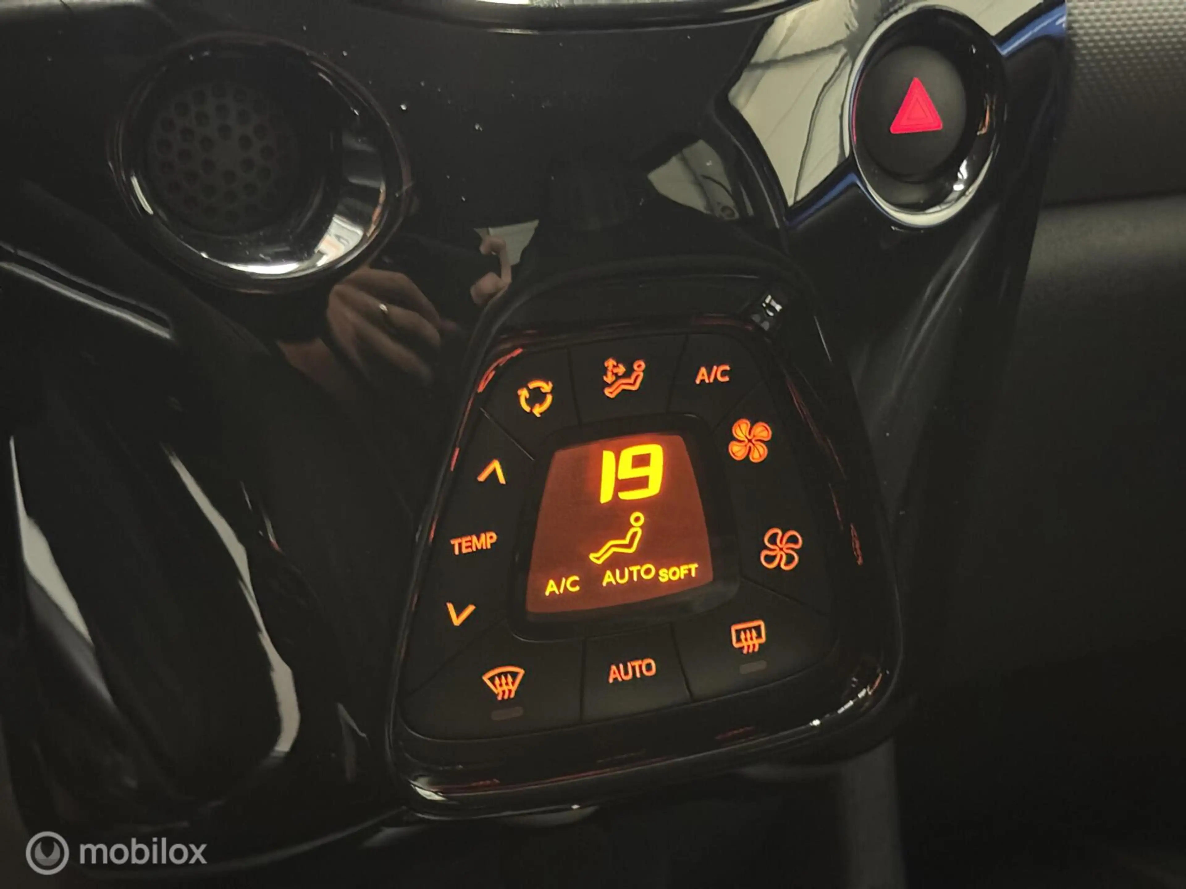 Peugeot 108 1.0 Allure Clima|LED|Carplay|NL-Auto! — photo 8