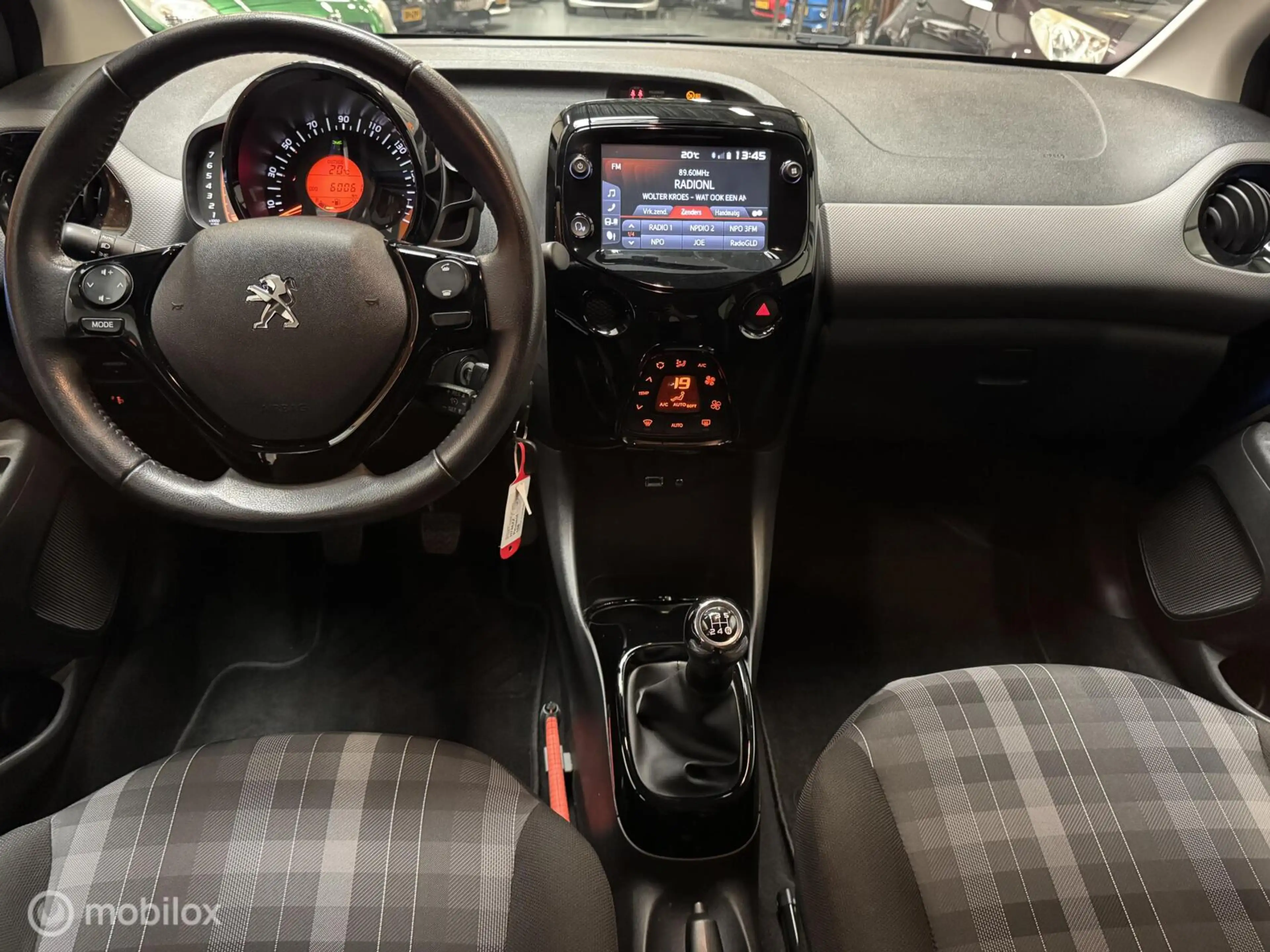 Peugeot 108 1.0 Allure Clima|LED|Carplay|NL-Auto! — photo 4