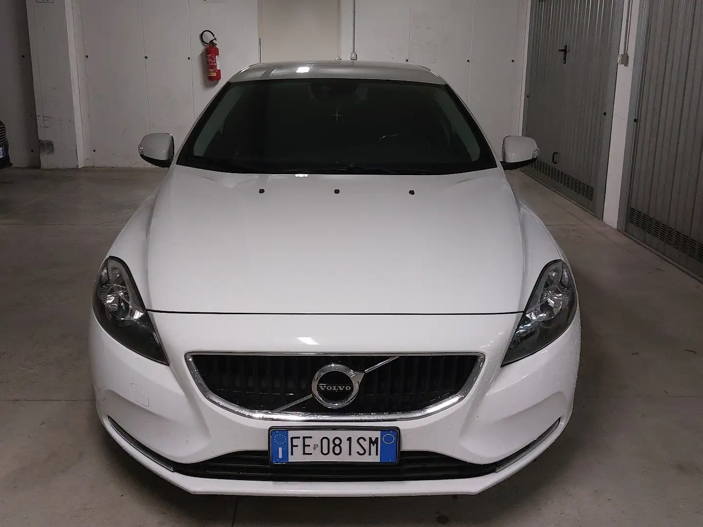 Volvo V40 2.0 d2 Business geartronic Weiß - 1