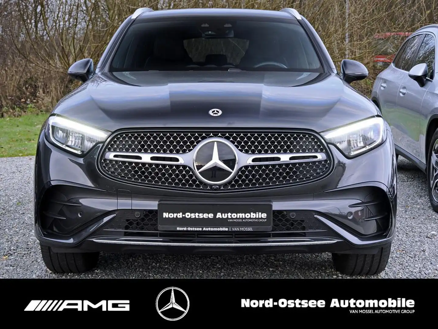 Mercedes-Benz GLC 300 d 4M AMG AHK SHZ MBUX KEYLESS-GO Grau - 2
