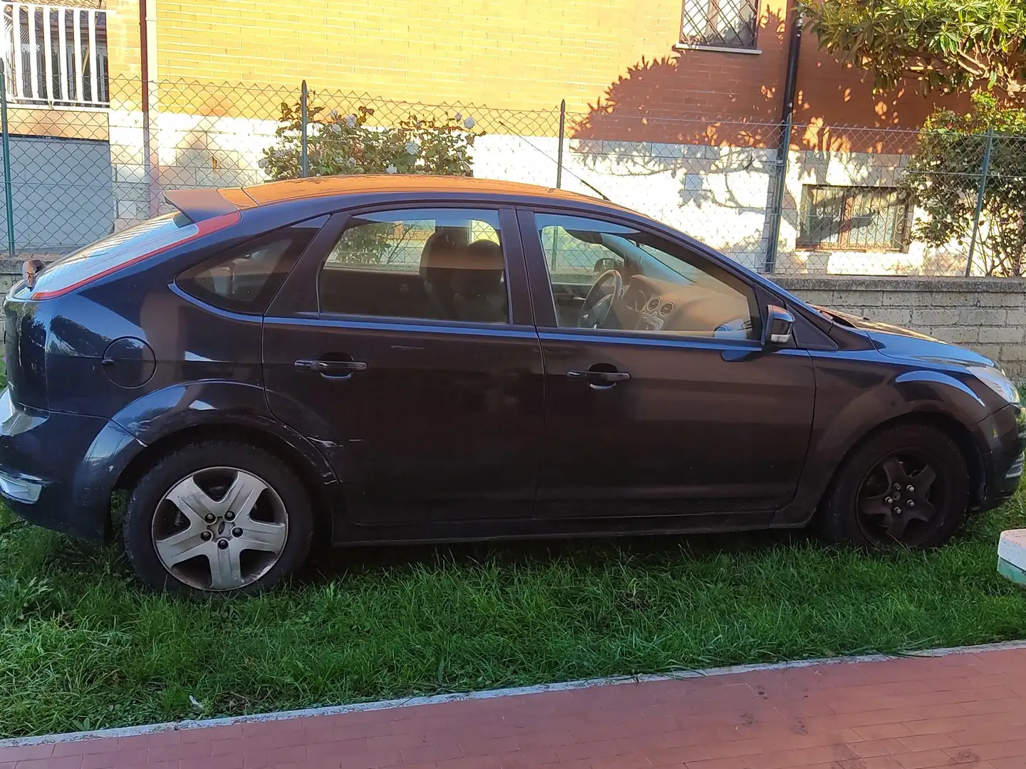Ford Focus Focus 5p 1.6 tdci Ikon dpf Nero - 1