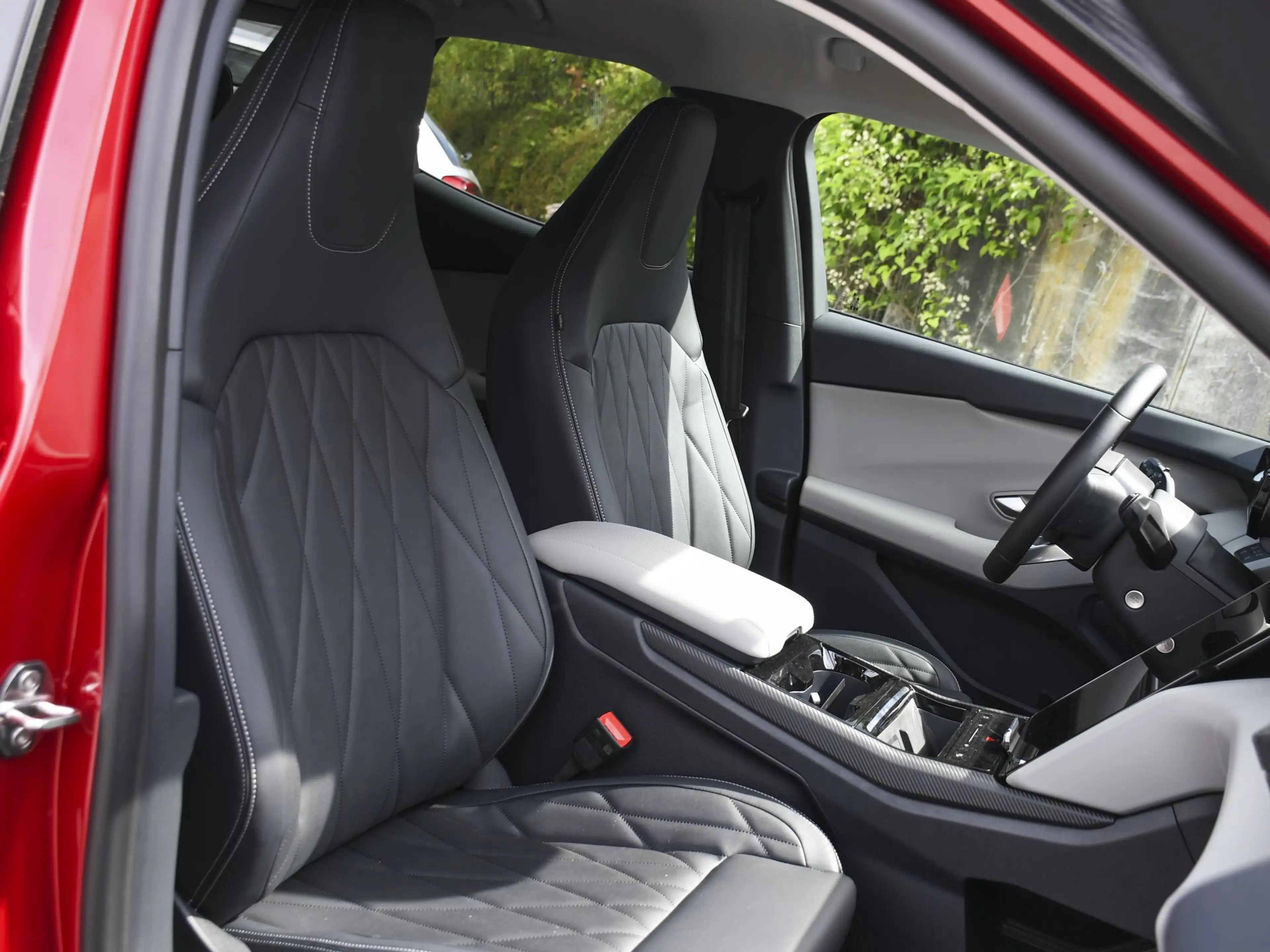 Ford Explorer Extended Range 77 kWh 286pk RWD Automaat 20''LM | — photo 11