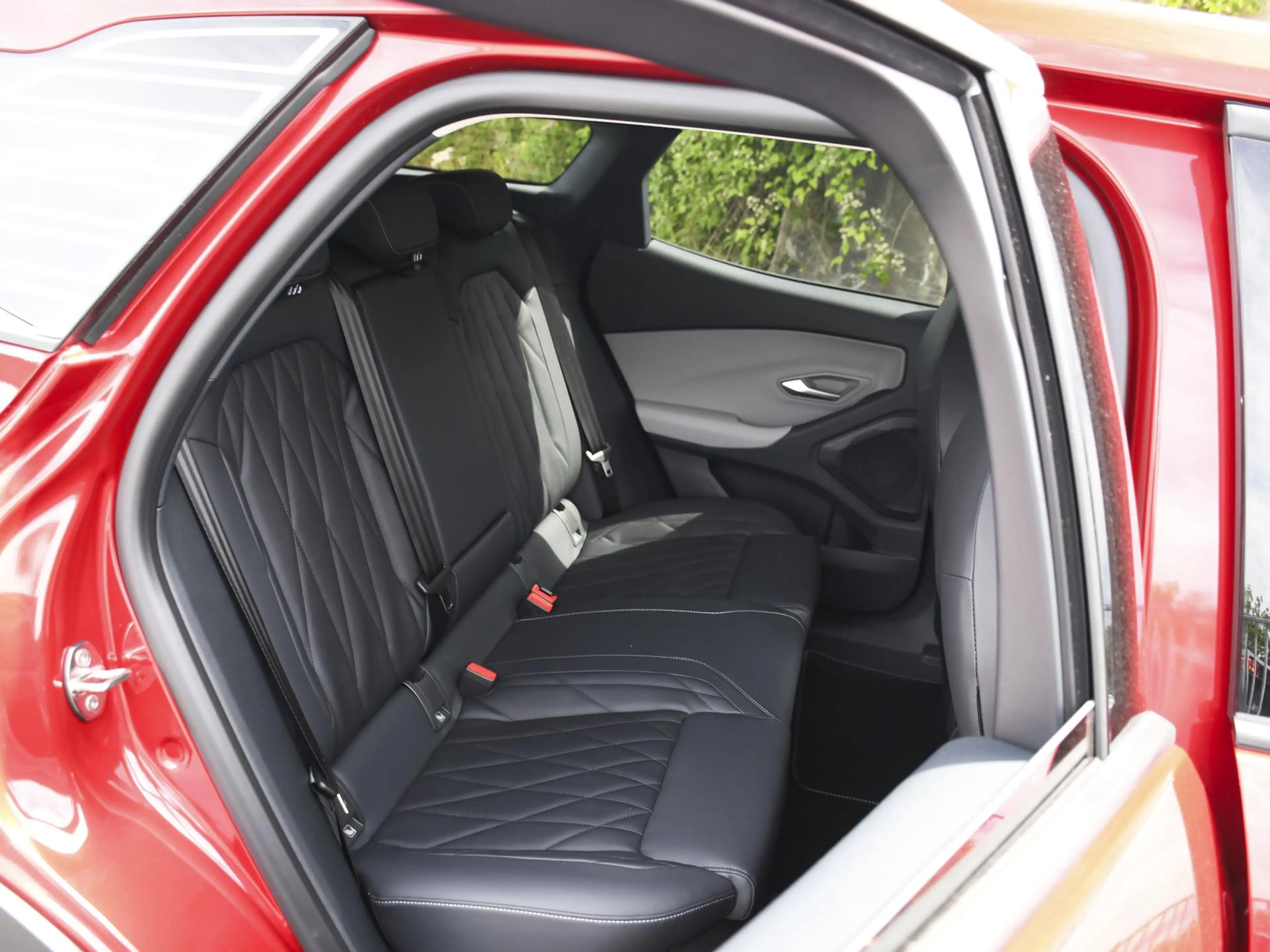 Ford Explorer Extended Range 77 kWh 286pk RWD Automaat 20''LM | — photo 13