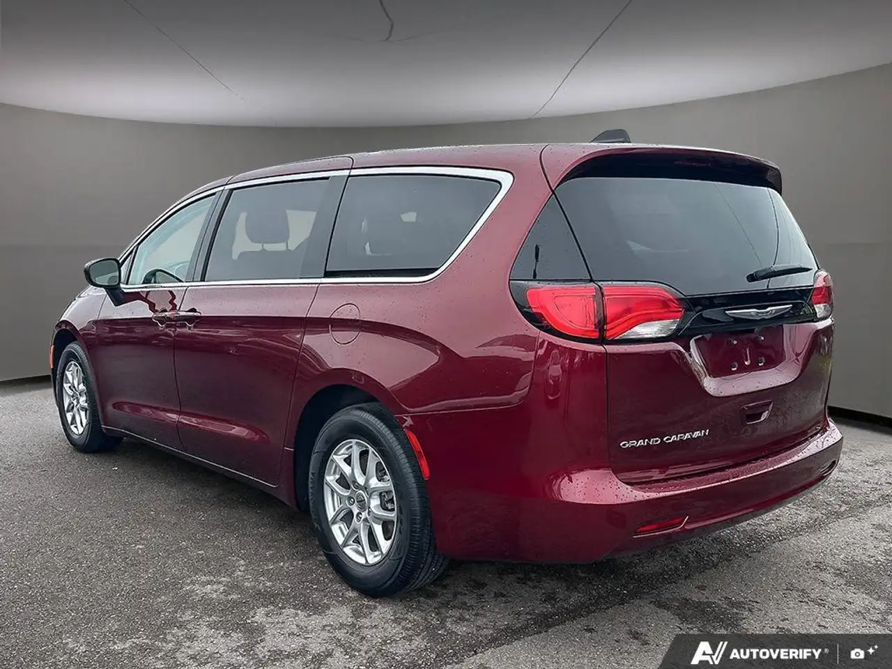 Chrysler Grand Caravan снимка Chrysler Grand Caravan