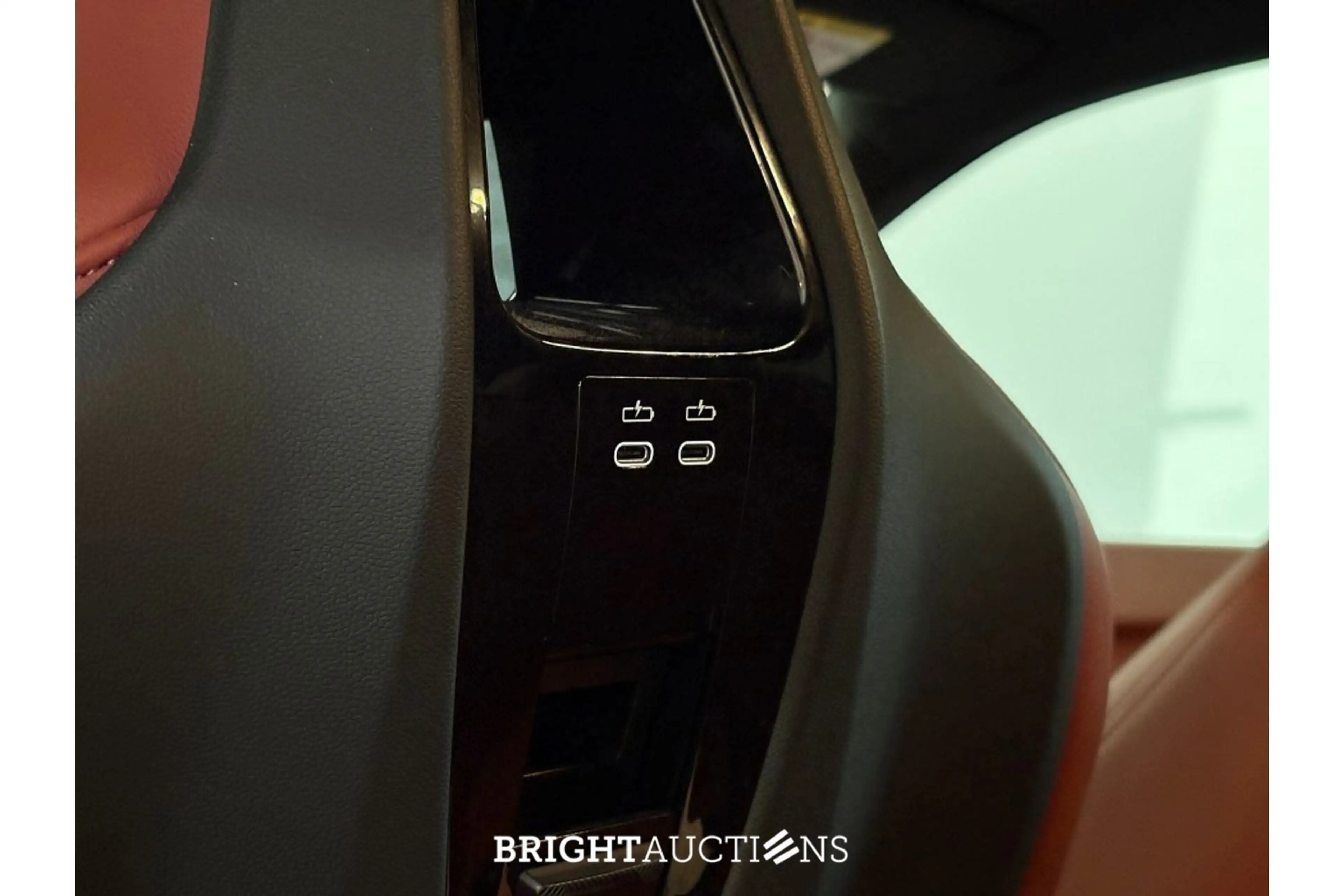 BMW iX xDrive50 High Executive 112 kWh — photo 13