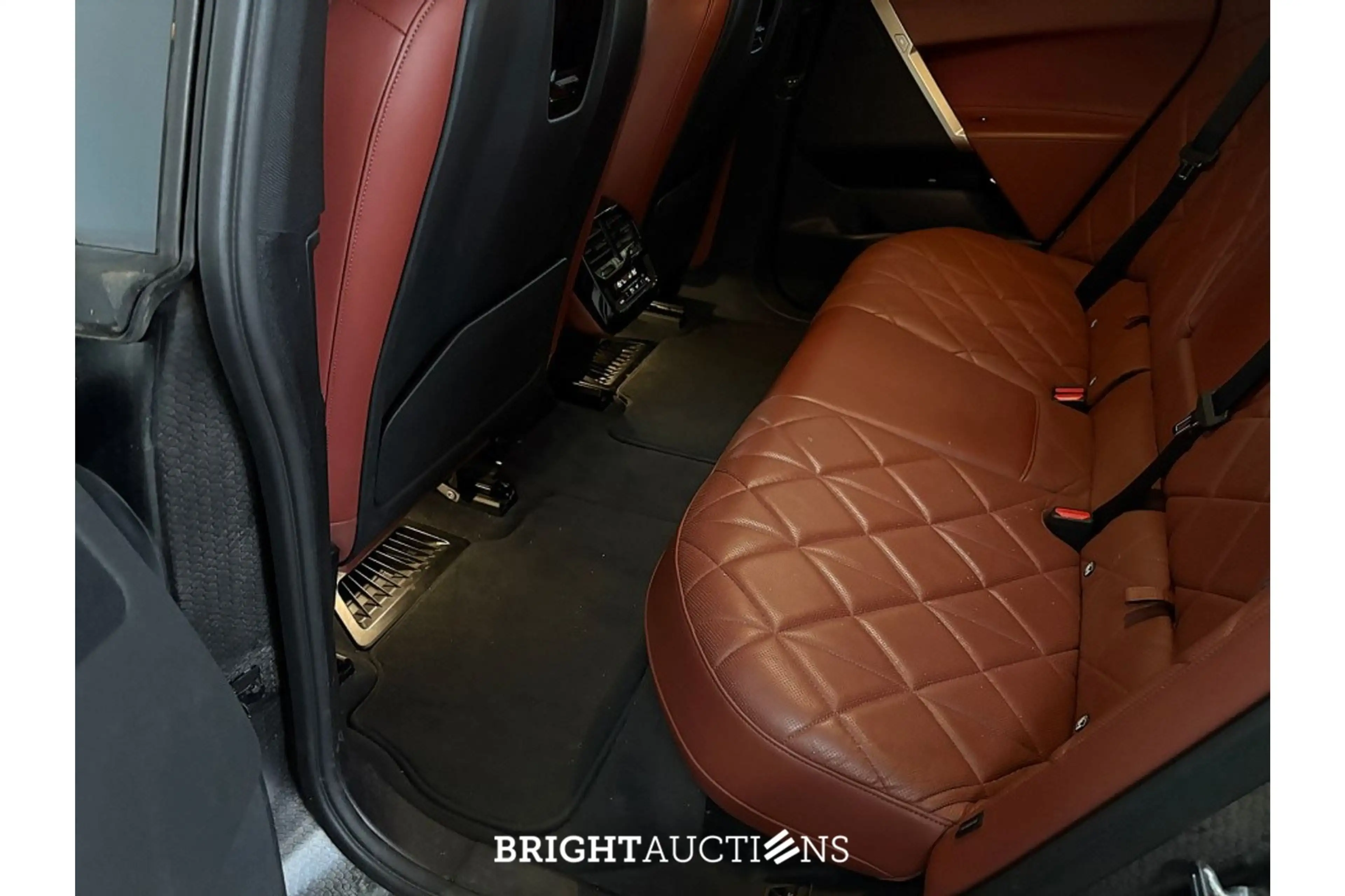 BMW iX xDrive50 High Executive 112 kWh — photo 12