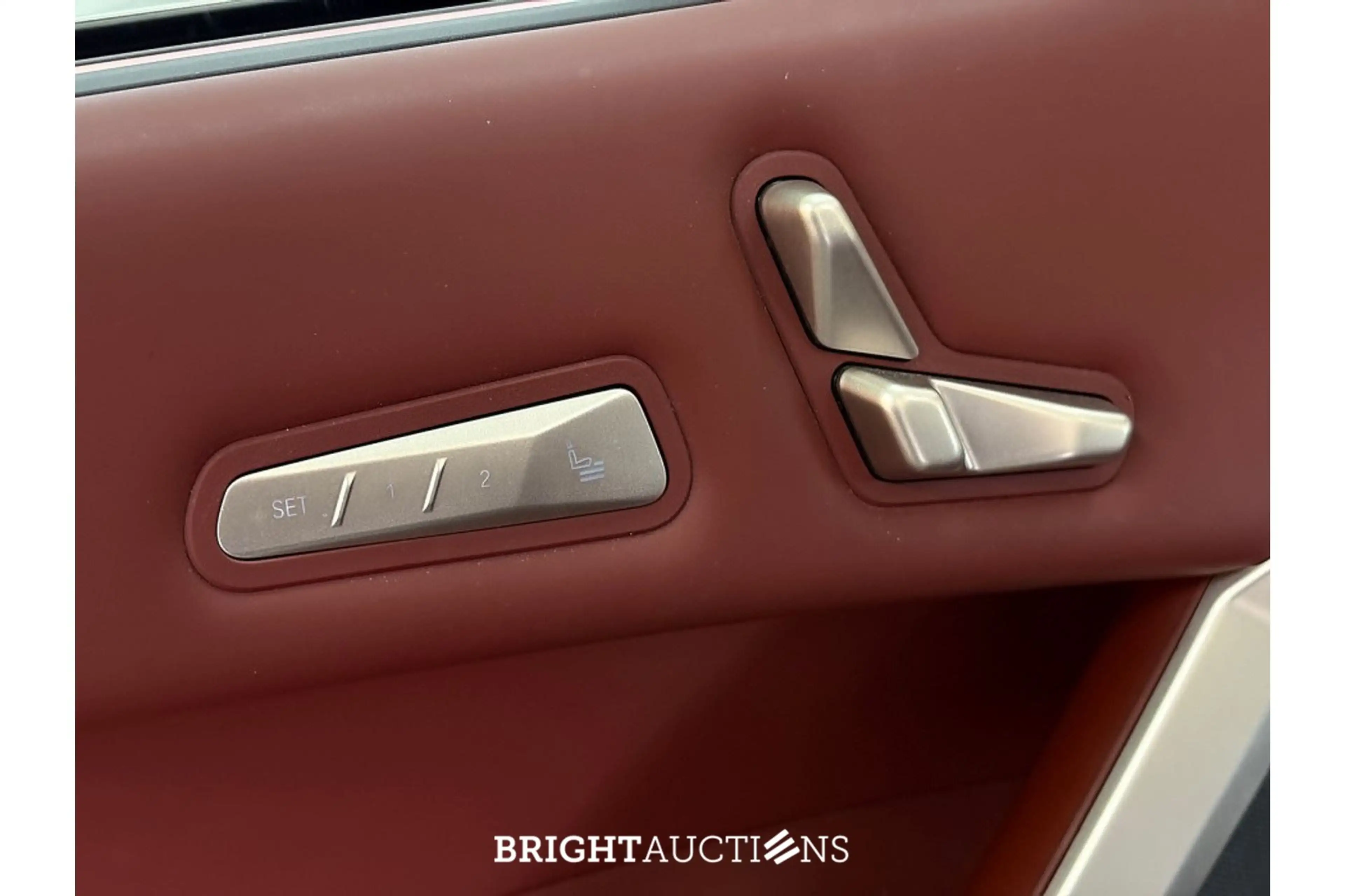 BMW iX xDrive50 High Executive 112 kWh — photo 11