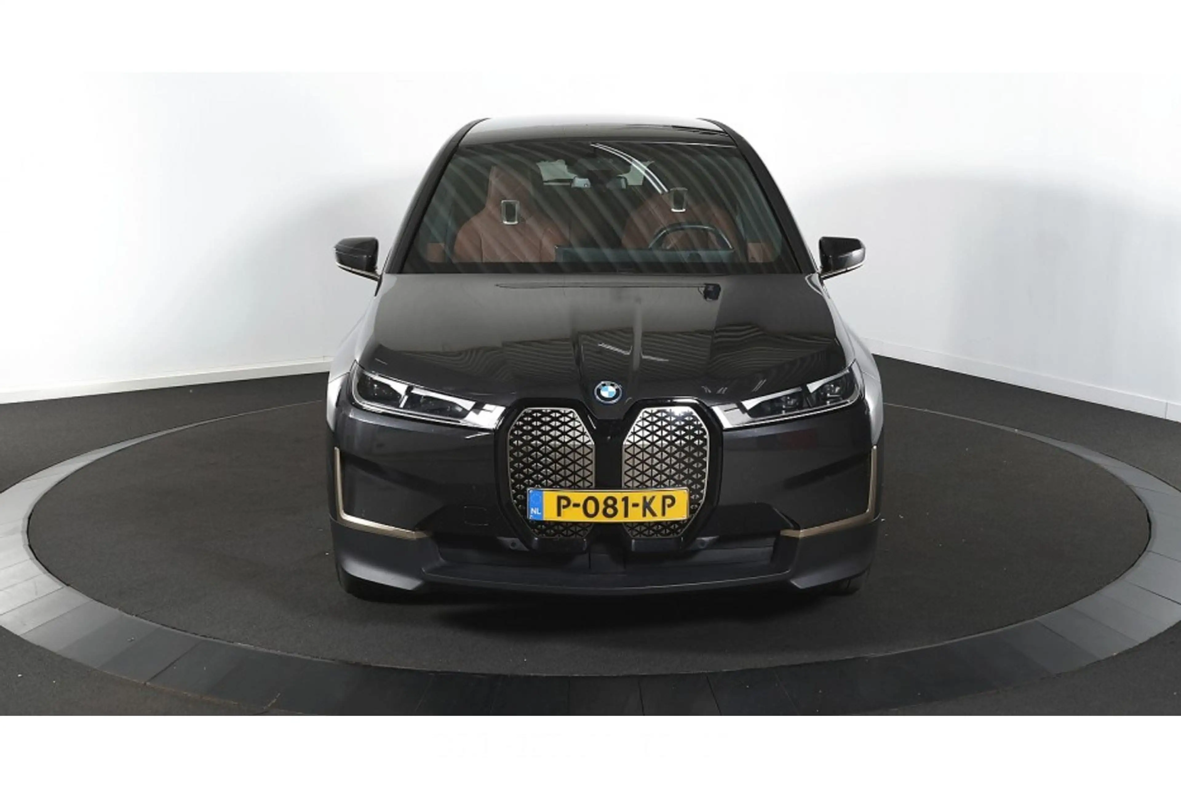 BMW iX xDrive50 High Executive 112 kWh — photo 4