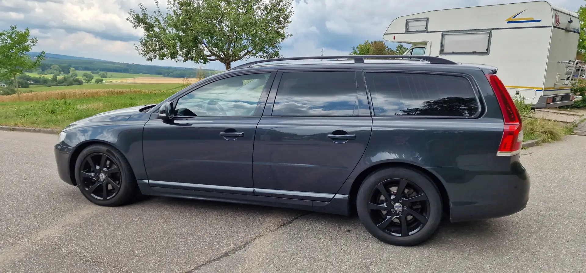 Volvo V70 D4 Black Edition Gris - 1