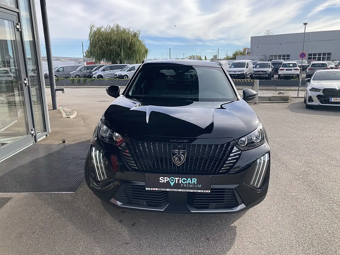 Peugeot 2008 Benzin 130 Allure EAT8 Schwarz - 2