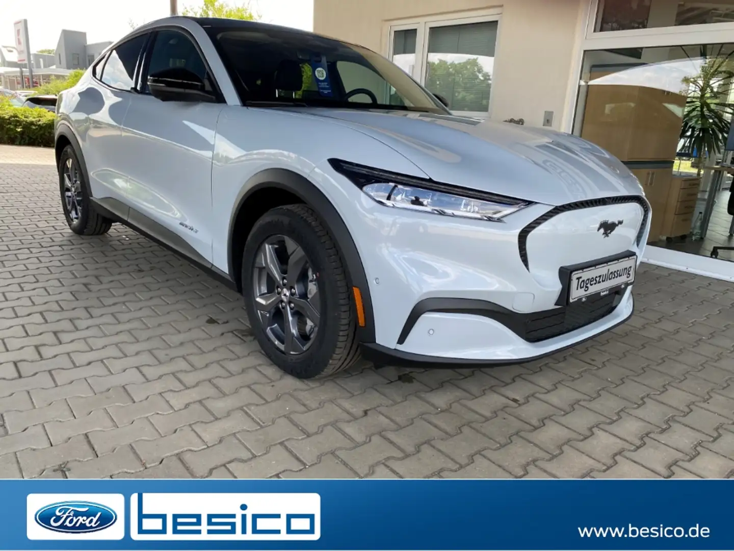Ford Mustang Mach-E LED+KeyFree+NAV+Panodach+PDC+DAB+ Weiß - 1