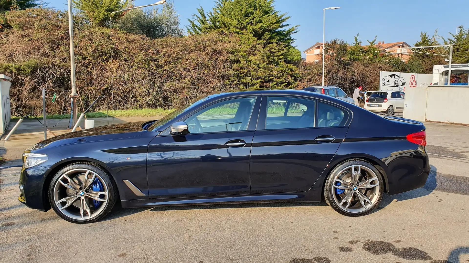 BMW 550 M 550d xdrive auto Zwart - 2