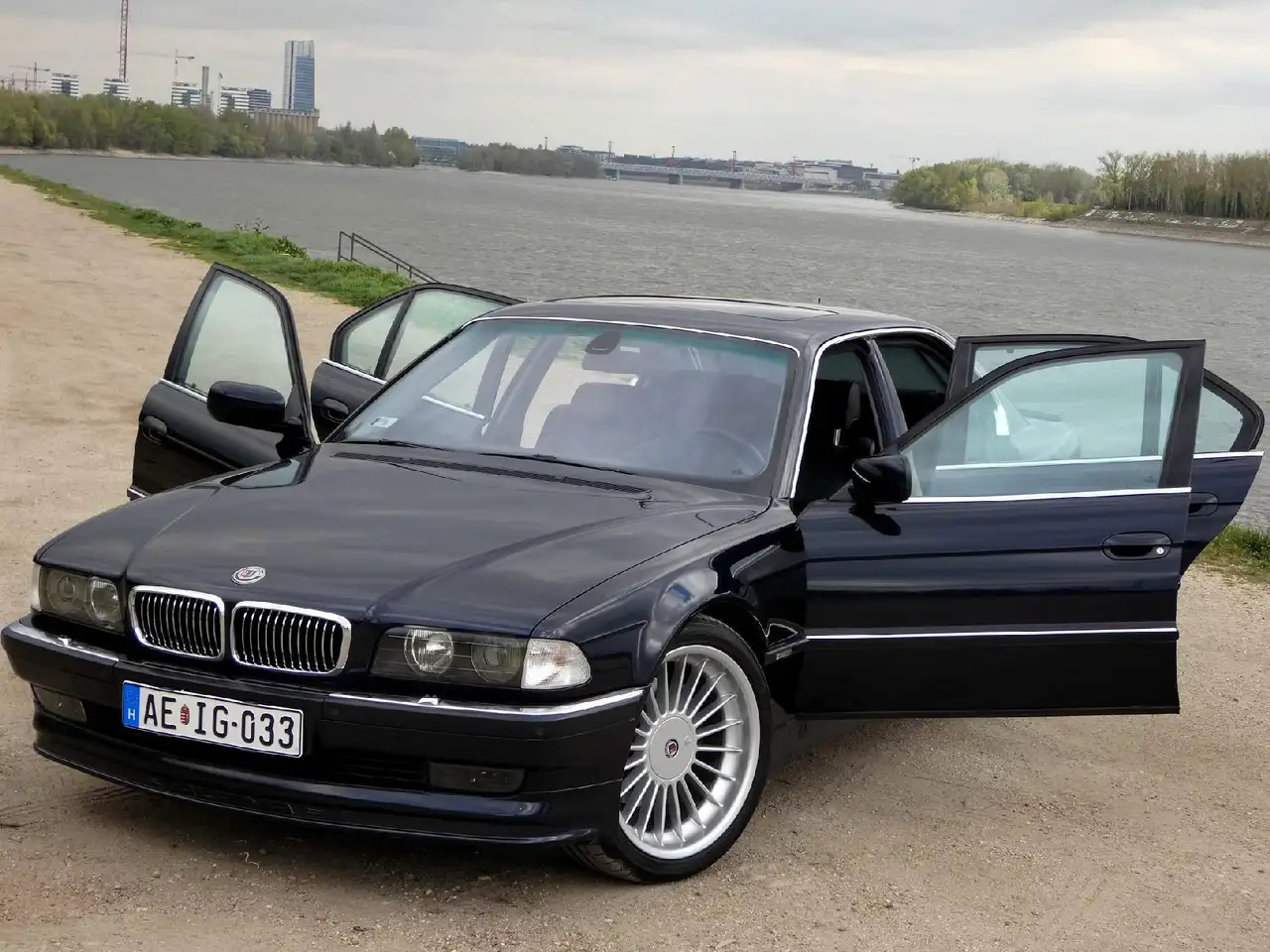 Alpina B12