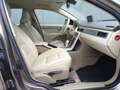 Volvo XC70 2.4 D5 Momentum * YOUNGTIMER !! Grijs - thumbnail 4