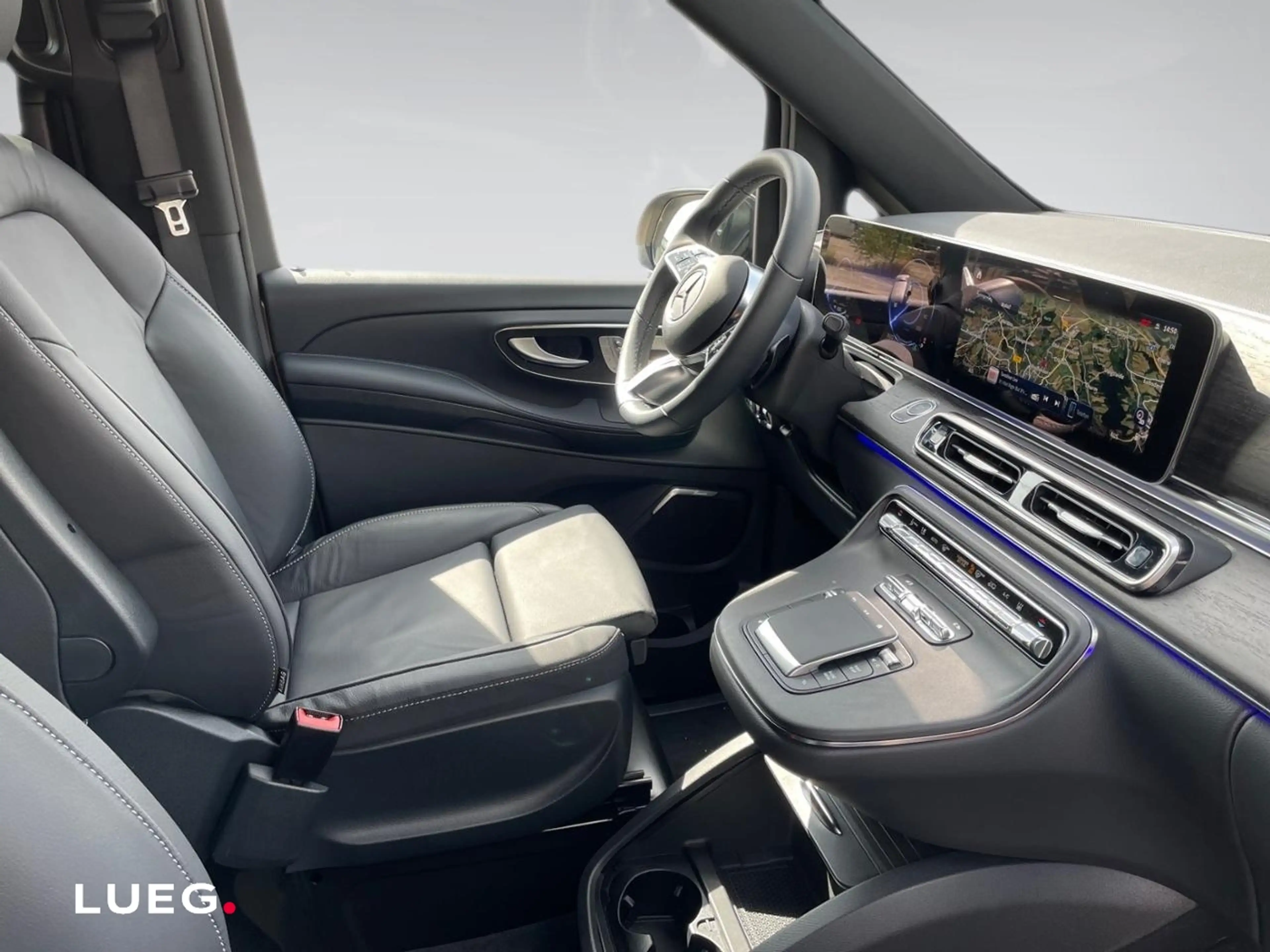 Mercedes-Benz EQV 300 AVANTGARDE Lang Burmester Distronic 360 — photo 9