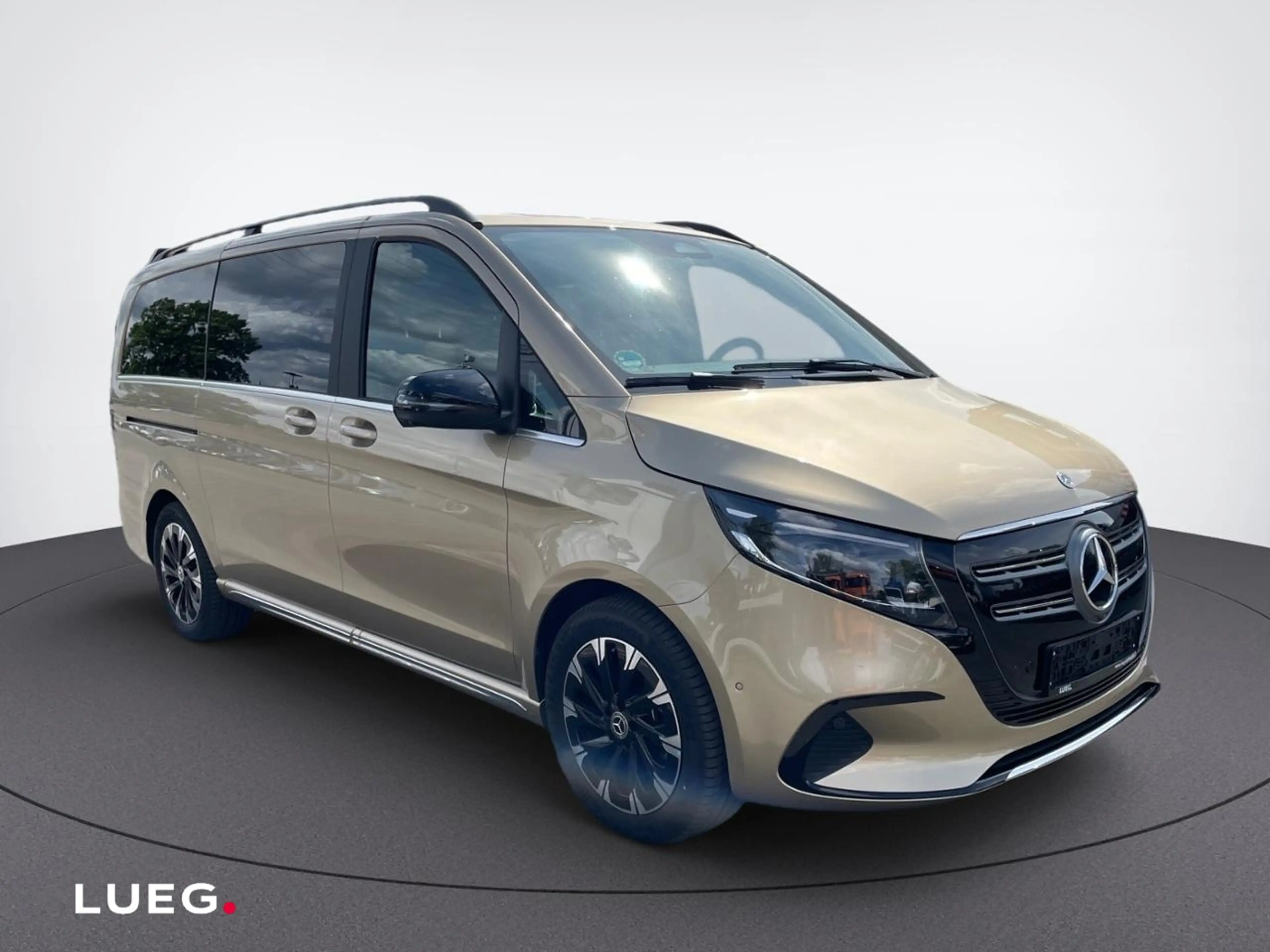 Mercedes-Benz EQV 300 AVANTGARDE Lang Burmester Distronic 360 — photo 6