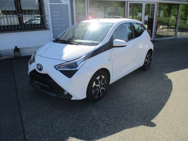 Toyota Aygo x-play club