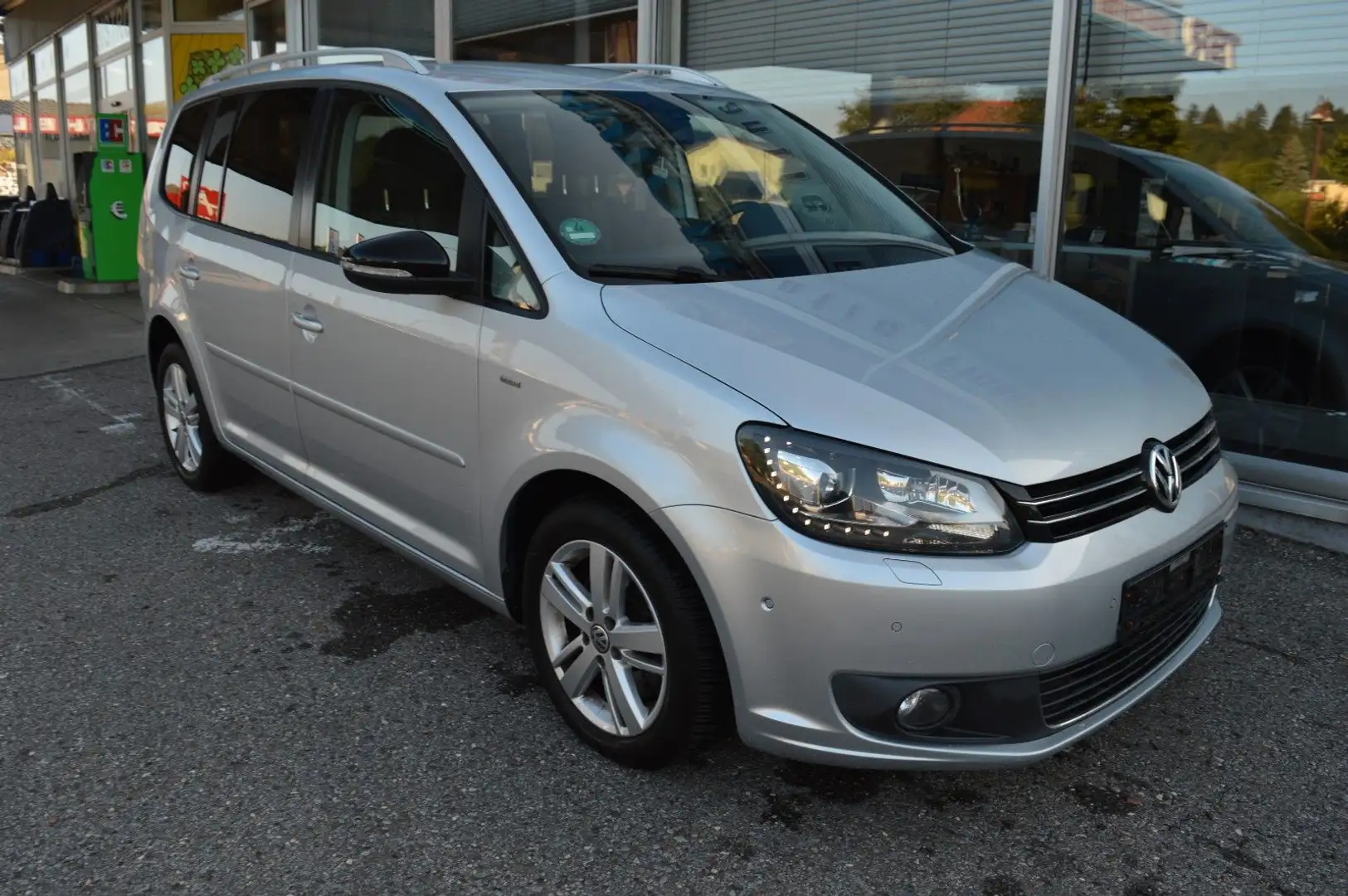 Volkswagen Touran Match BMT Silber - 1