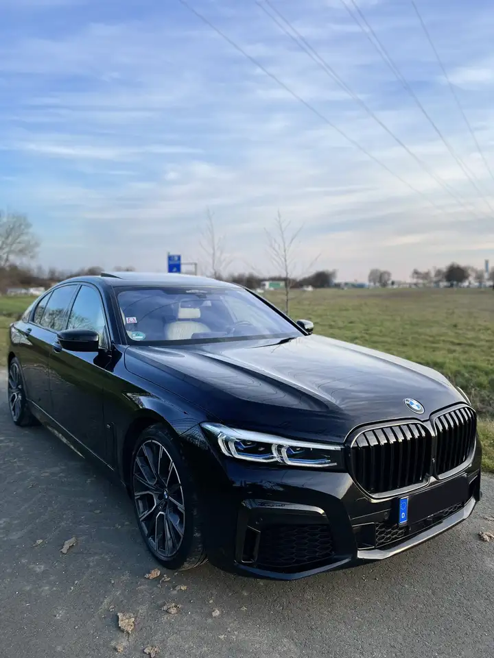 BMW 745